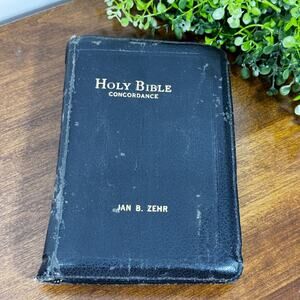 Vintage Holy Bible Black Leather 1952 Zipper Old and New Testaments Reference